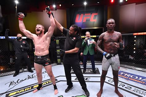 israel adesanya vs blachowicz fight.
